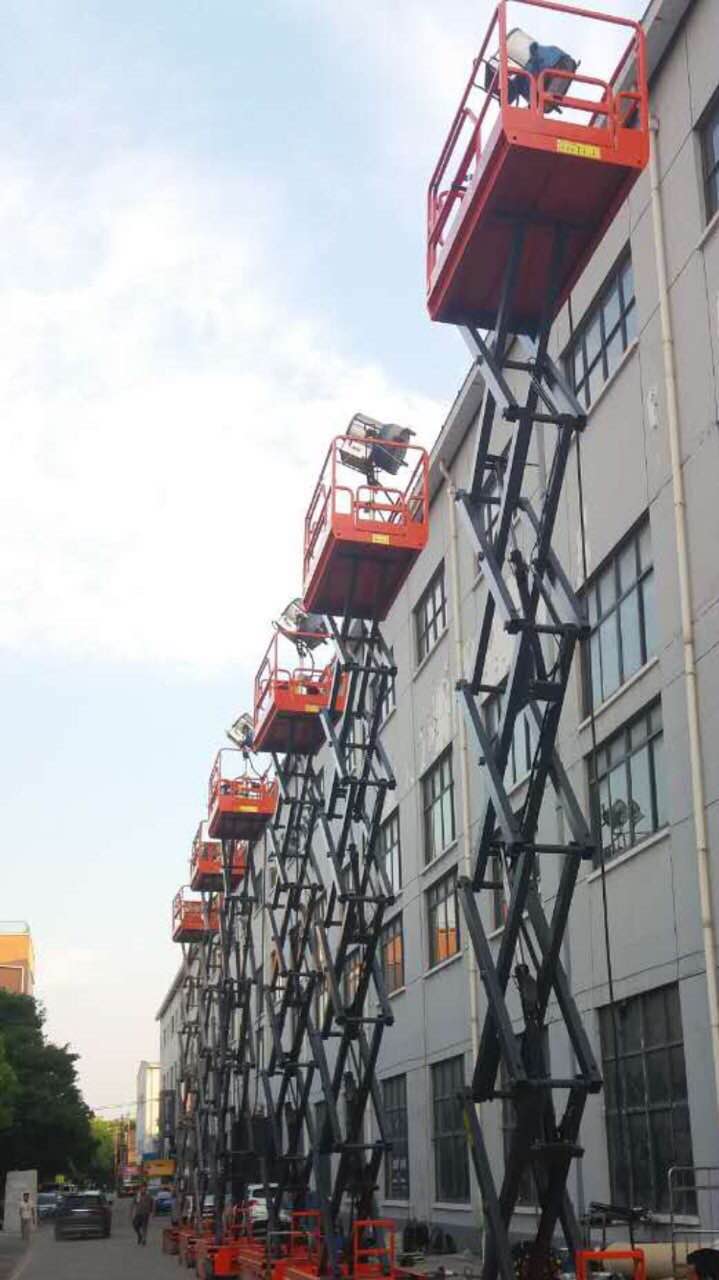 高空作业车操作过程中的注意事项